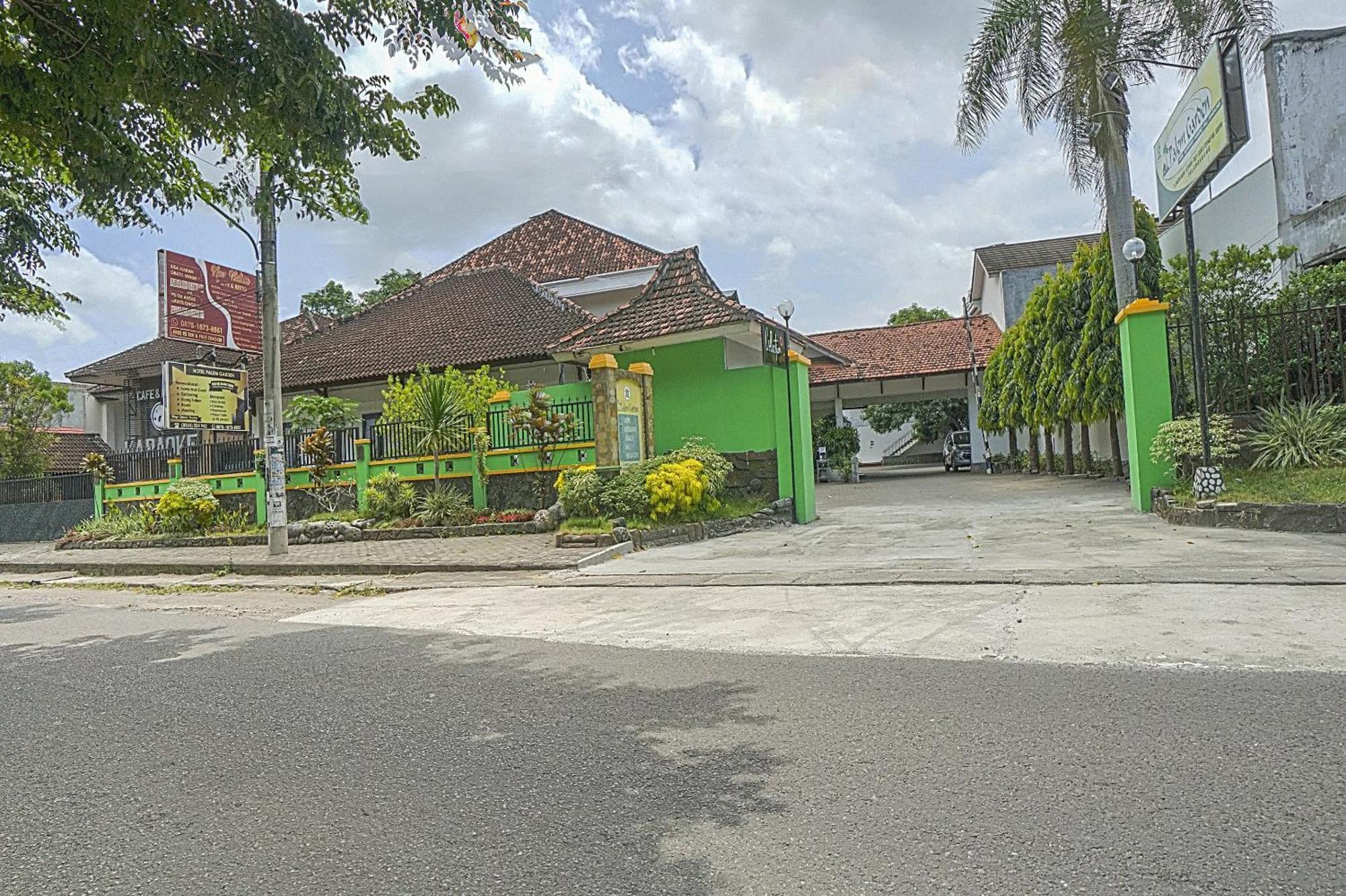 Oyo Life 90589 Palem Garden Hotel Tulungagung Exterior foto